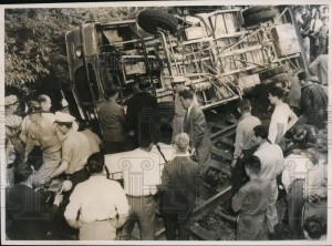 05-16-1947 GB Bethesda Bus Accident press photo front